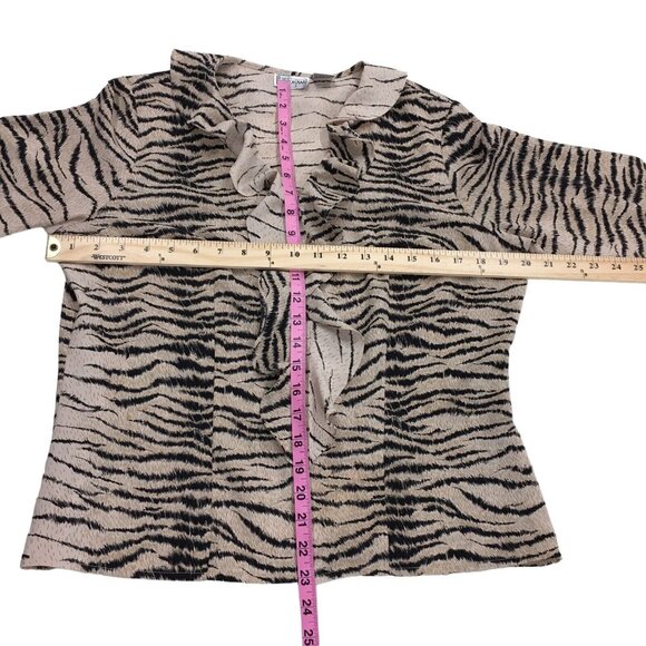 Vintage Le Caviar Ruffled Blouse Women Medium Animal 3/4 Sleeve V-neck Button - Picture 3 of 8